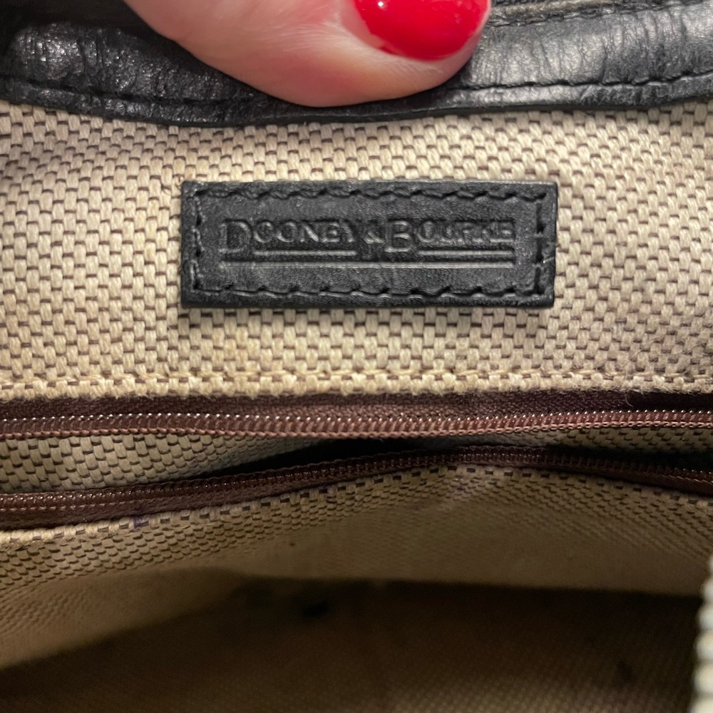 VTG Dooney & Bourke Handbag Purse Croc Embossed Black Leather Zip Shoulder Charm - Picture 11 of 11